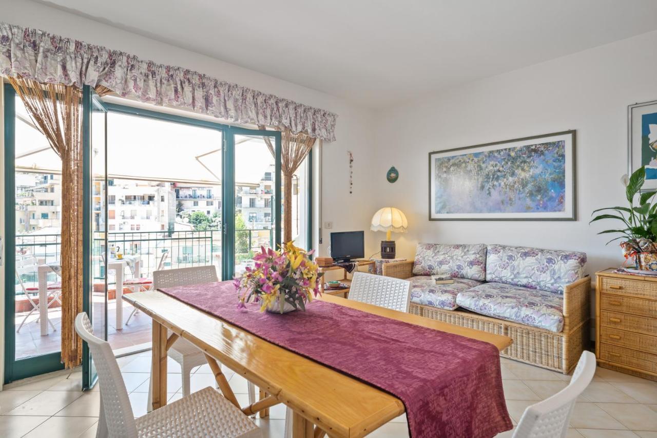 Taormina Comfortable Apartment With Terrace Exterior photo