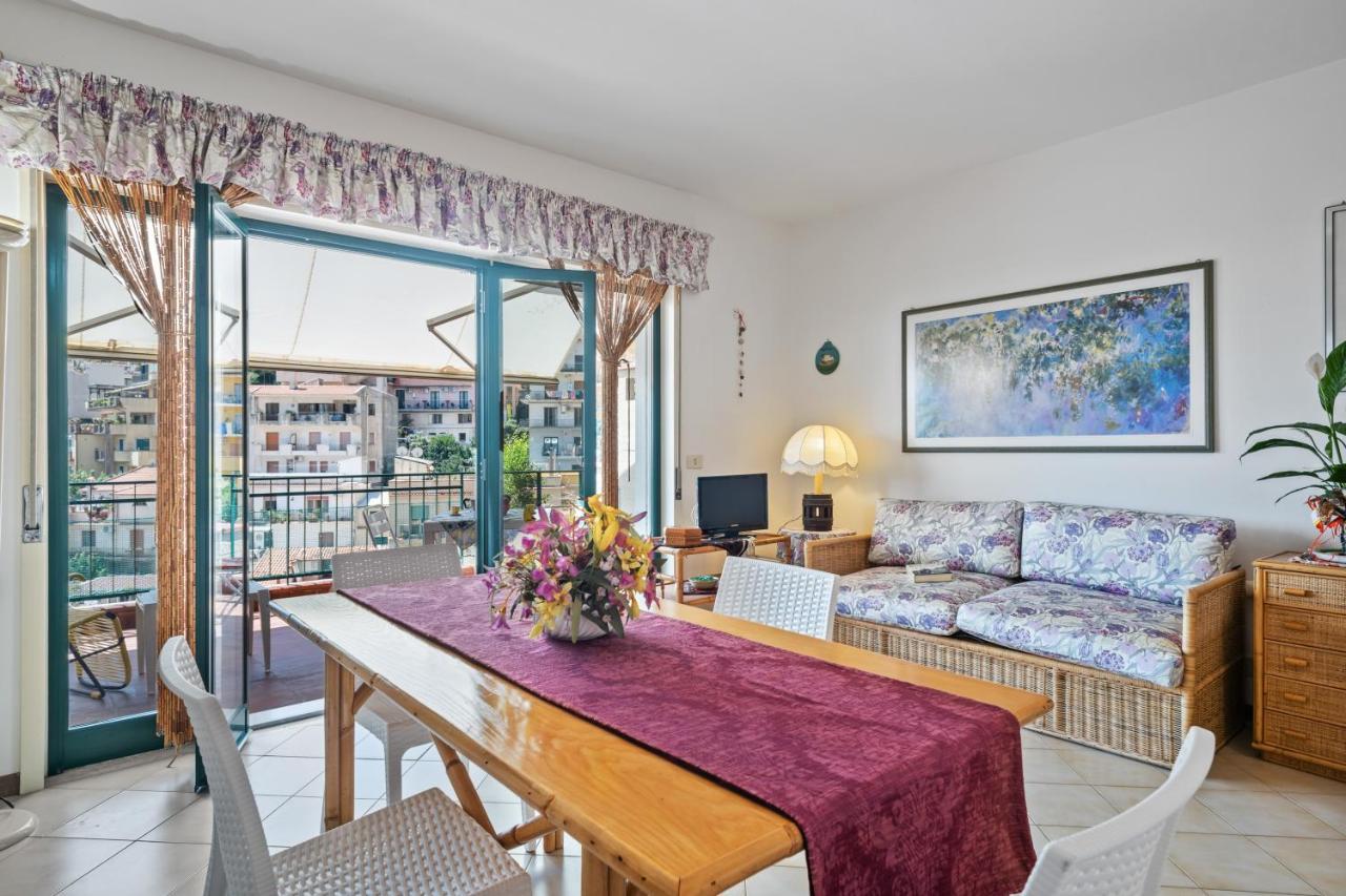Taormina Comfortable Apartment With Terrace Exterior photo